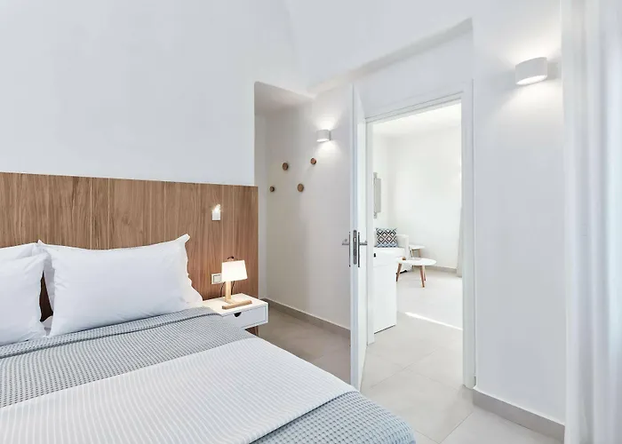 Costa Grand & 5* Kamári