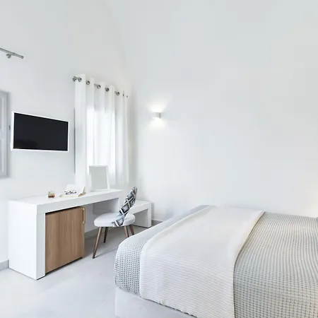 Costa Grand & Resort Kamari (Santorini)