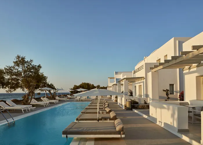 Costa Grand & Kamári