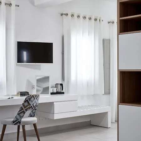 Costa Grand & Kamári