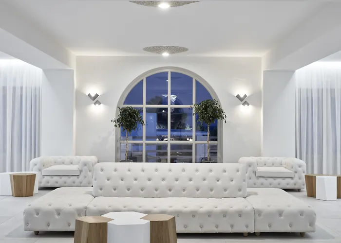 Costa Grand & 5* Kamári