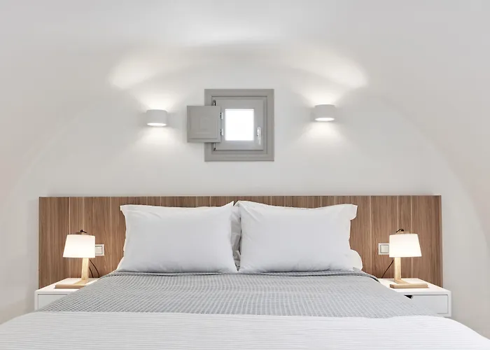 Costa Grand & 5* Kamári